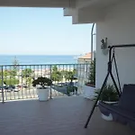 Tropical Vista Mare B&B 시로마리나