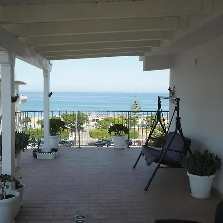 Tropical Vista Mare Bed & Breakfast