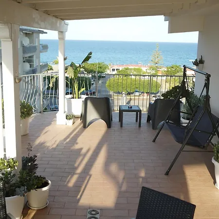 Alojamento de Acomodação e Pequeno-almoço Tropical Vista Mare 3*